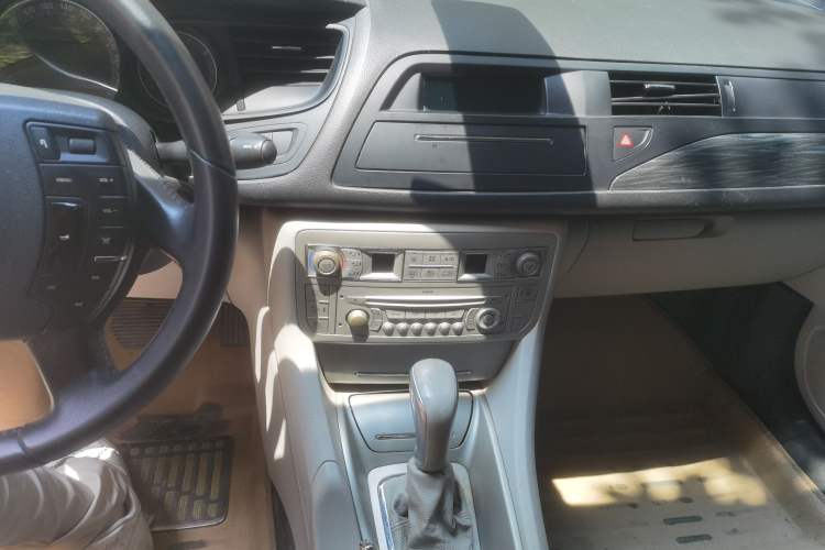 Used Citroen C5 2011 2.3L Automatic Zunyu Version Audio And AC Panel