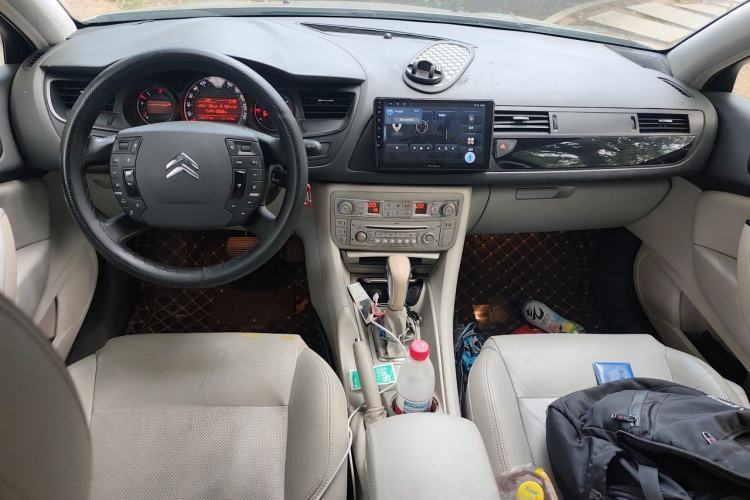 Used Citroen C5 2011 Dongfang Zhilü 2.3L Automatic Zunyu Model Center Console
