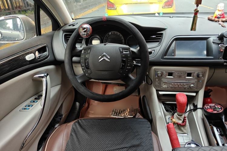 Used Citroen C5 2011 2.3L Automatic Zunya Edition Center Console