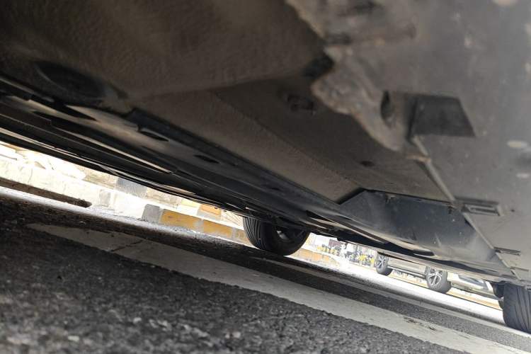 Used Citroen C5 2011 2.3L Automatic Zunyu Version Chassis Front Left