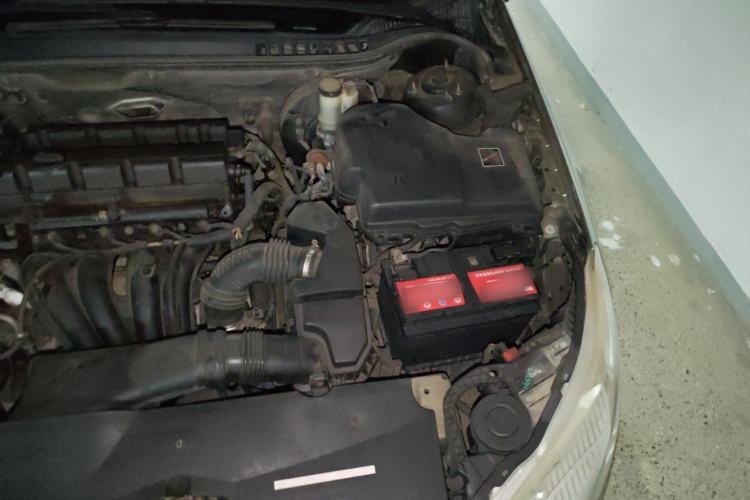 Used Citroen C5 2011 Dongfang Zhilü 2.3L Automatic Luxury Model Engine Bay Left