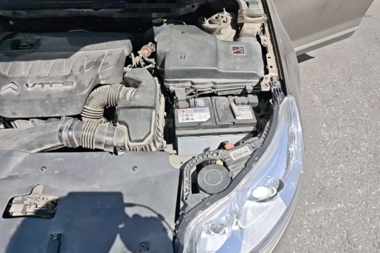 Used Citroen C5 2011 2.3L Automatic Prestige Edition Engine Bay Left