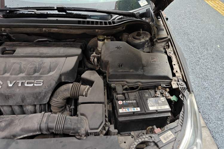 Used Citroen C5 2011 2.3L Automatic Zunya Edition Engine Bay Left