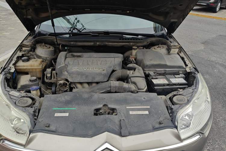 Used Citroen C5 2011 2.3L Automatic Zunyu Version Engine Bay