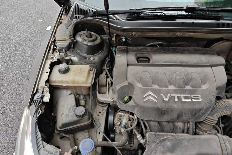 Used Citroen C5 2011 2.3L Automatic Zunya Edition Engine Bay Right