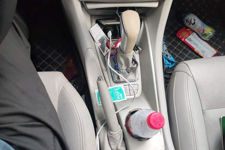 Used Citroen C5 2011 Dongfang Zhilü 2.3L Automatic Zunyu Model Gear Lever