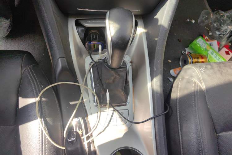 Used Citroen C5 2011 2.3L Automatic Zunyu Version Gear Lever