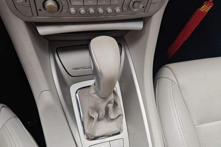 Used Citroen C5 2011 2.3L Automatic Zunyu Version Gear Lever