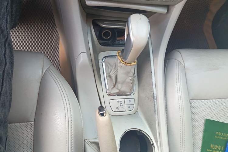 Used Citroen C5 2011 Dongfang Zhilü 2.3L Automatic Luxury Model Gear Lever