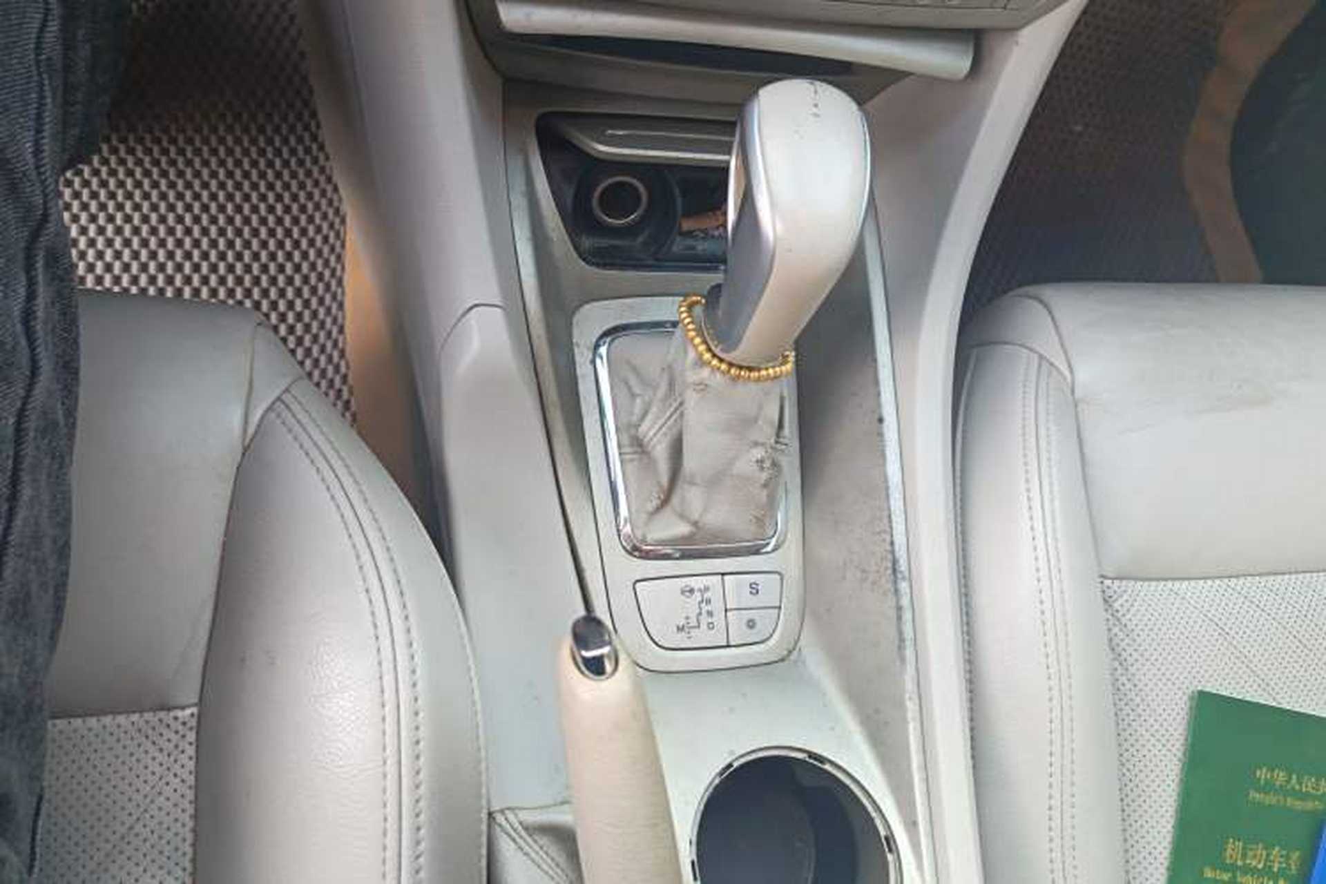 Used Citroen C5 2011 Dongfang Zhilü 2.3L Automatic Luxury Model Gear Lever