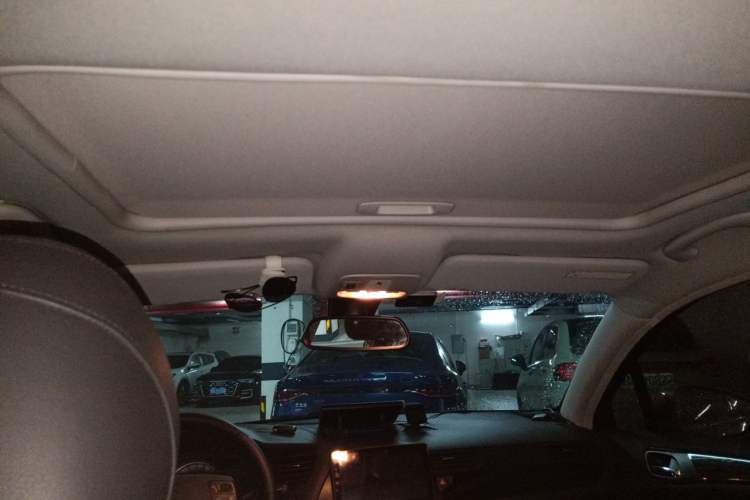 Used Citroen C5 2011 Dongfang Zhilü 2.3L Automatic Luxury Model Headliner