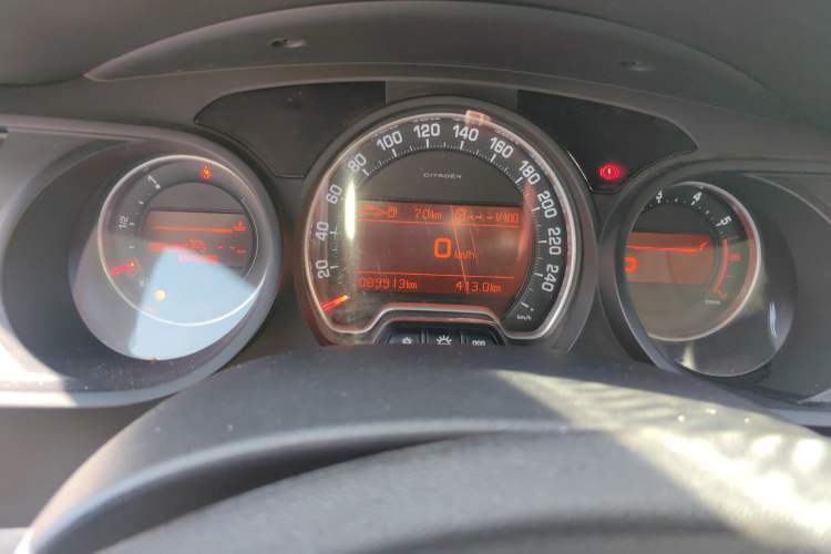 Used Citroen C5 2011 2.3L Automatic Zunyu Version Instrument Cluster