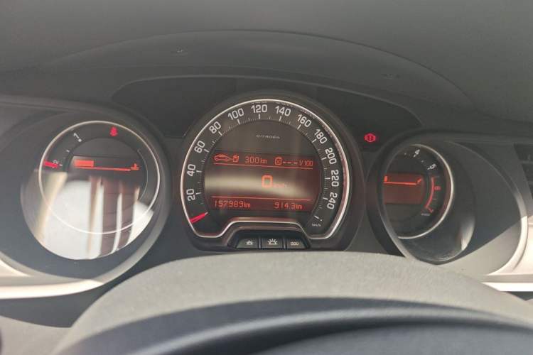 Used Citroen C5 2011 2.3L Automatic Zunyu Version Instrument Cluster