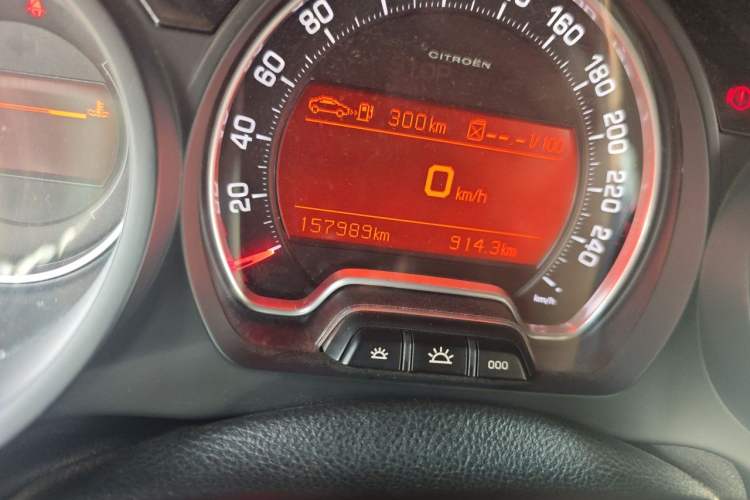 Used Citroen C5 2011 2.3L Automatic Zunyu Version Odometer Close Up