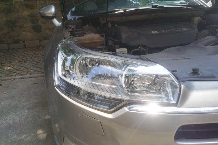 Used Citroen C5 2011 2.3L Automatic Zunyu Version Right Front Headlight