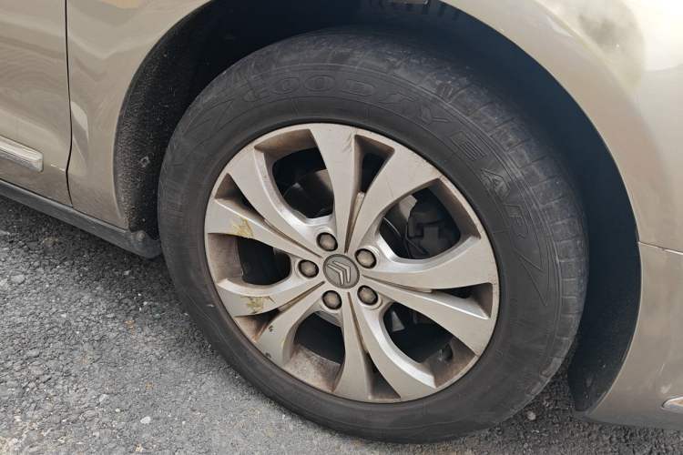 Used Citroen C5 2011 2.3L Automatic Zunyu Version Right Front Wheel Hub