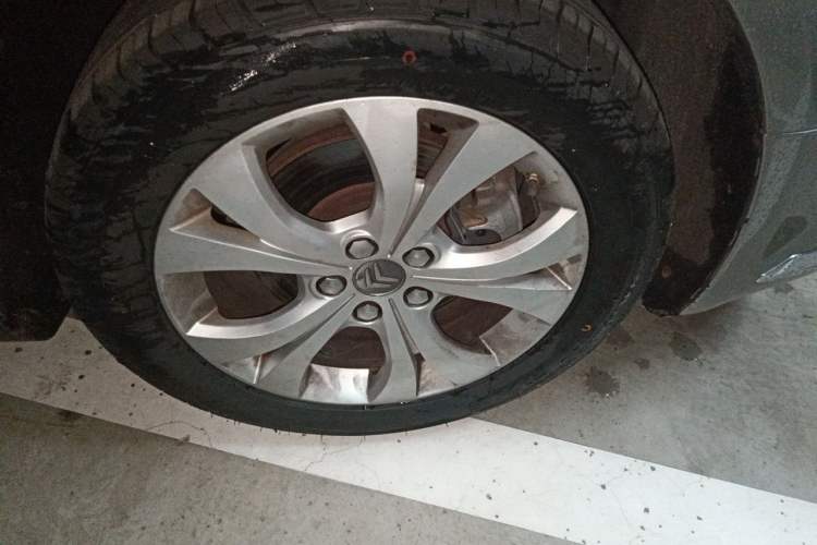 Used Citroen C5 2011 Dongfang Zhilü 2.3L Automatic Luxury Model Right Front Wheel Hub