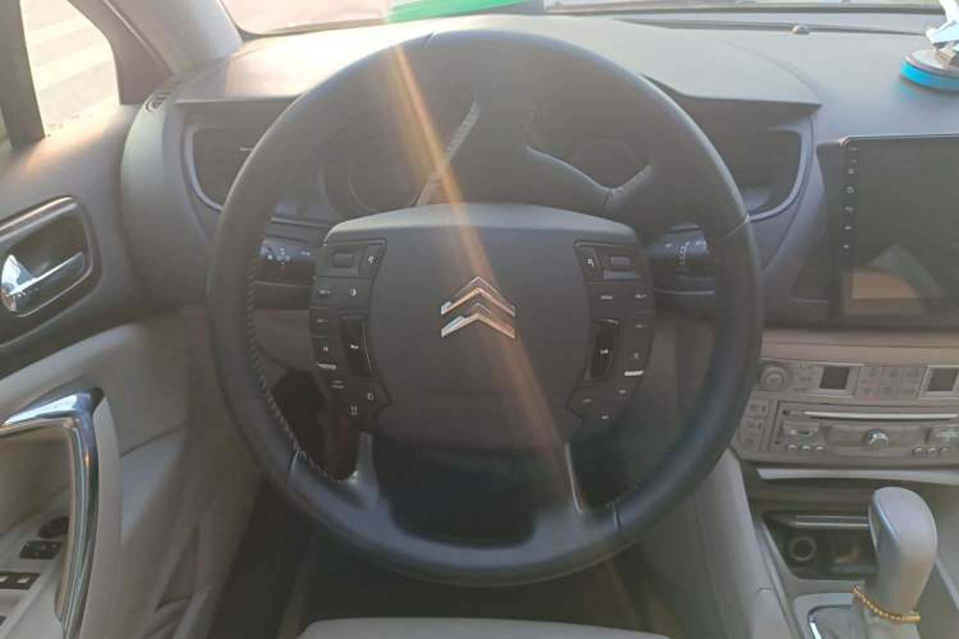 Used Citroen C5 2011 Dongfang Zhilü 2.3L Automatic Luxury Model Steering Wheel