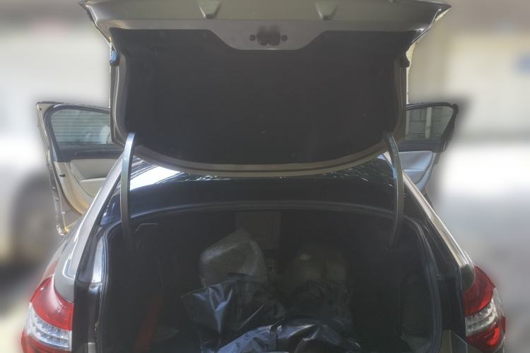 Used Citroen C5 2011 2.3L Automatic Zunyu Version Trunk