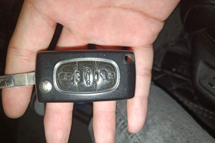 Used Citroen C5 2011 Dongfang Zhilü 2.3L Automatic Luxury Model Vehicle Key