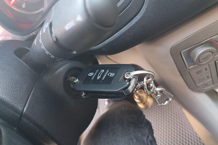 Used Citroen C5 2011 Dongfang Zhilü 2.3L Automatic Luxury Model Vehicle Key