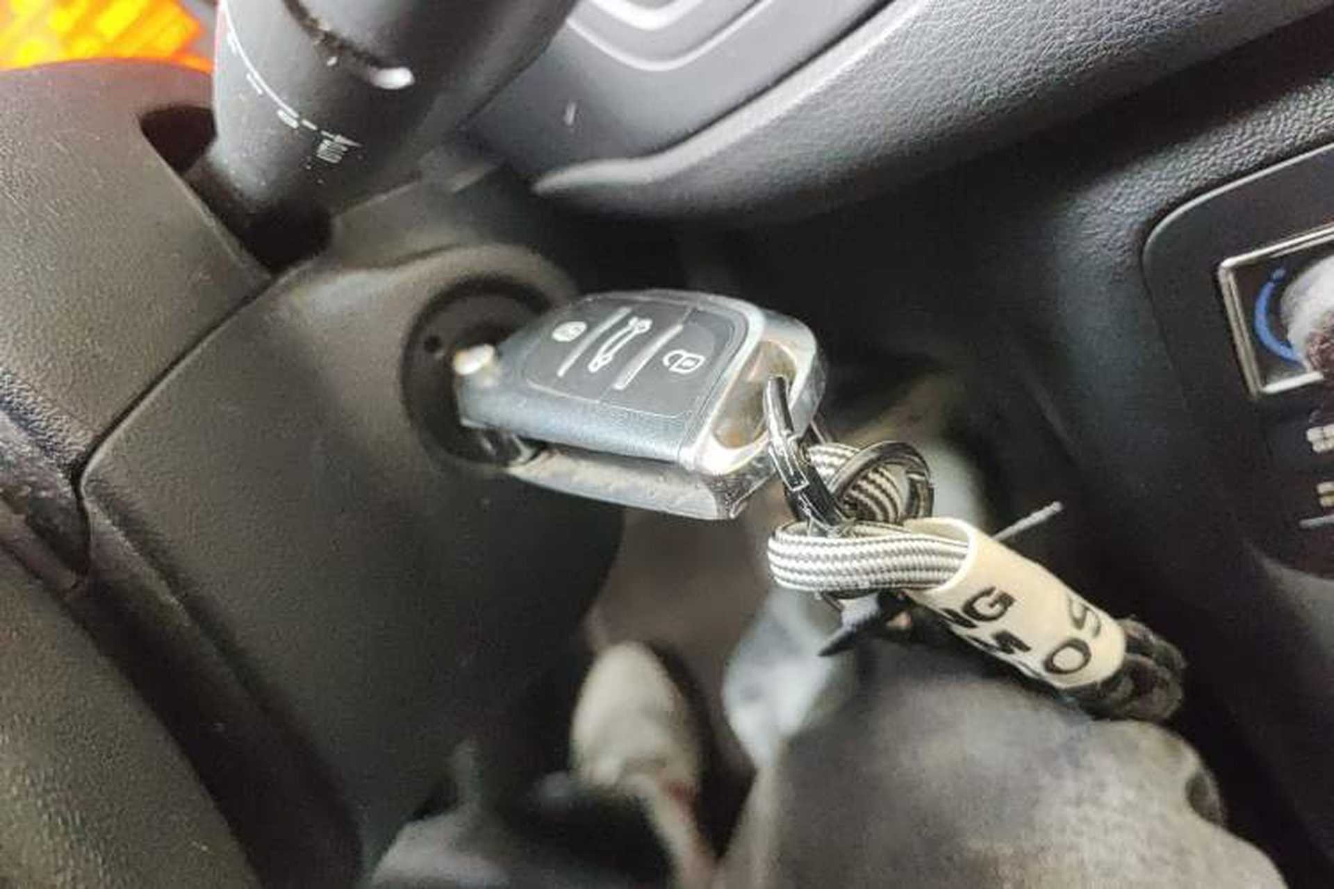 Used Citroen C5 2011 Dongfang Zhilü 2.3L Automatic Zunyu Model Vehicle Key