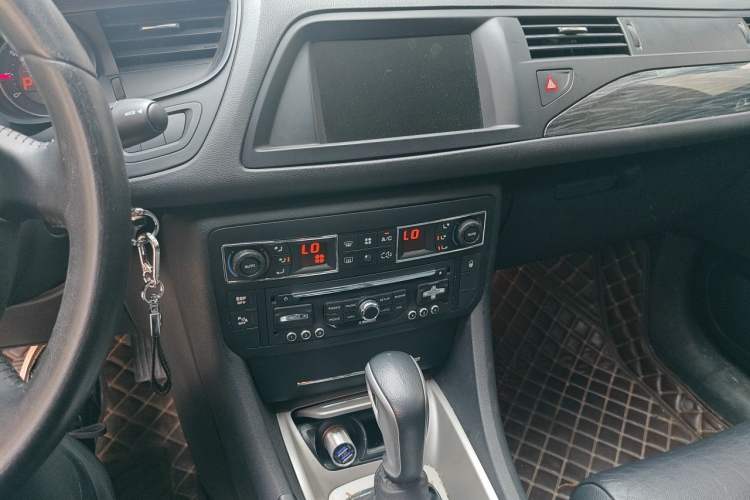 Used Citroen C5 2011 2.3L Automatic Luxury Version Audio And AC Panel