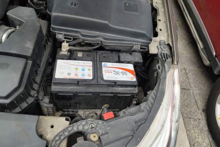 Used Citroen C5 2011 2.3L Automatic Prestige Edition Engine Bay Left
