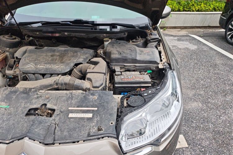 Used Citroen C5 2011 2.0L Manual Comfort Edition Engine Bay Left