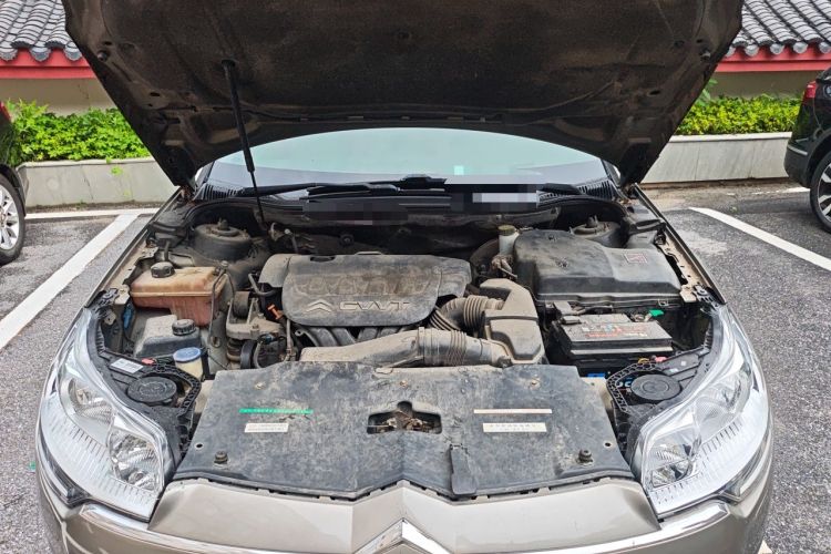 Used Citroen C5 2011 2.0L Manual Comfort Edition Engine Bay