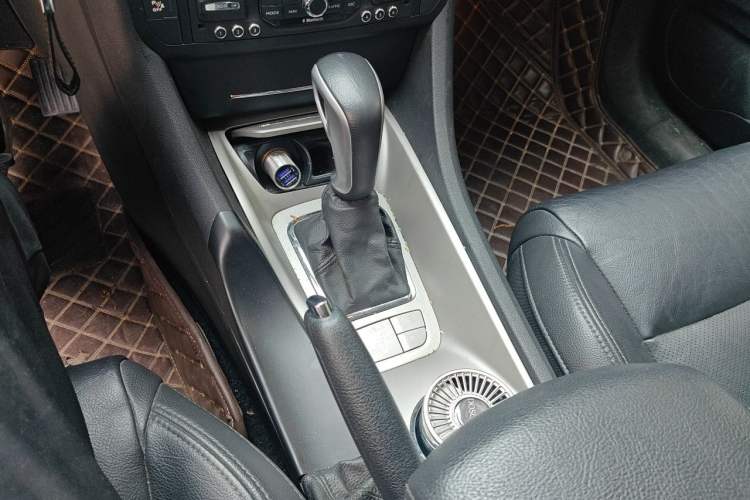Used Citroen C5 2011 2.3L Automatic Luxury Version Gear Lever