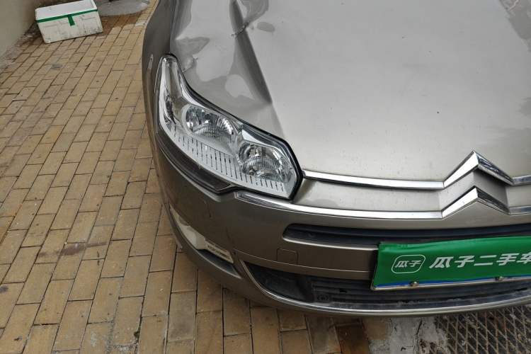 Used Citroen C5 2011 2.3L Automatic Luxury Version Right Front Headlight