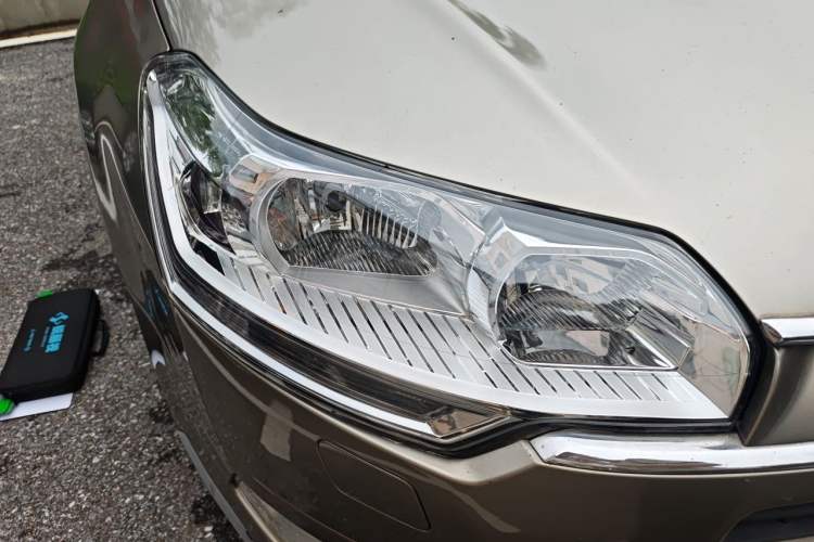 Used Citroen C5 2011 2.0L Manual Comfort Edition Right Front Headlight