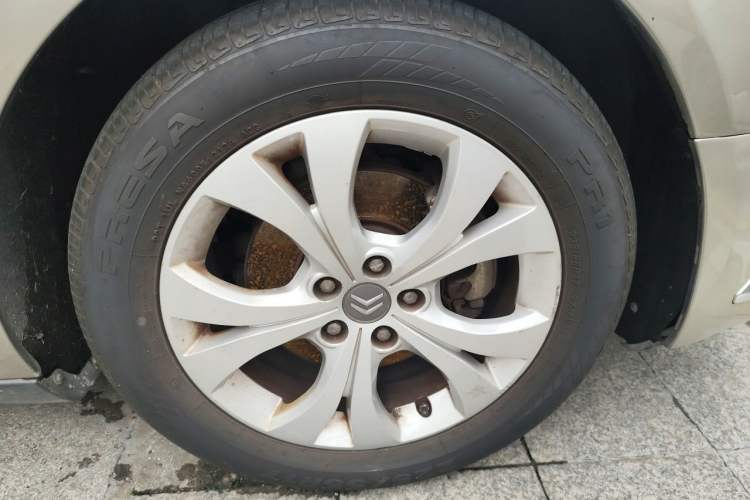 Used Citroen C5 2011 2.3L Automatic Prestige Edition Right Front Wheel Hub