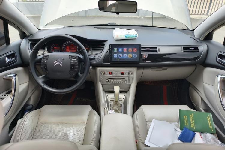 Used Citroen C5 2011 2.3L Automatic Zunyu Version Center Console