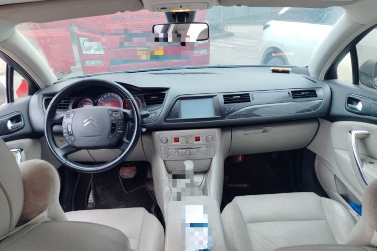 Used Citroen C5 2011 2.3L Automatic Zunya Edition Center Console