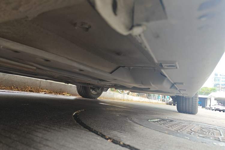 Used Citroen C5 2011 2.3L Automatic Zunyu Version Chassis Front Left