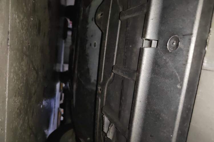 Used Citroen C5 2011 Dongfang Zhilü 2.0L Automatic Comfort Model Chassis Front