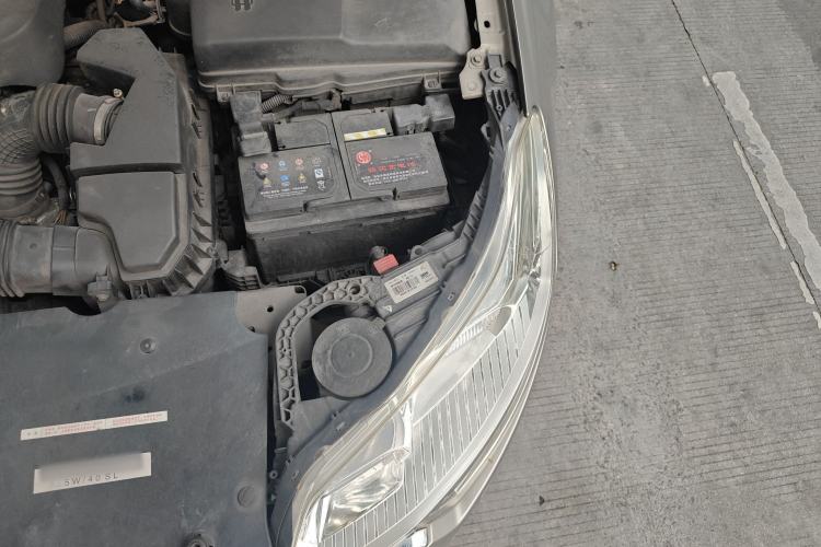 Used Citroen C5 2011 2.3L Automatic Zunyu Version Engine Bay Left