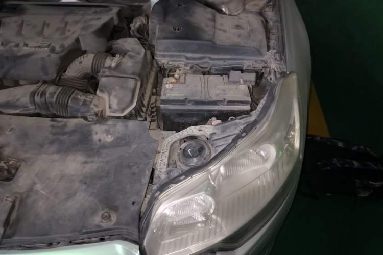 Used Citroen C5 2011 2.3L Automatic Zunyu Version Engine Bay Left