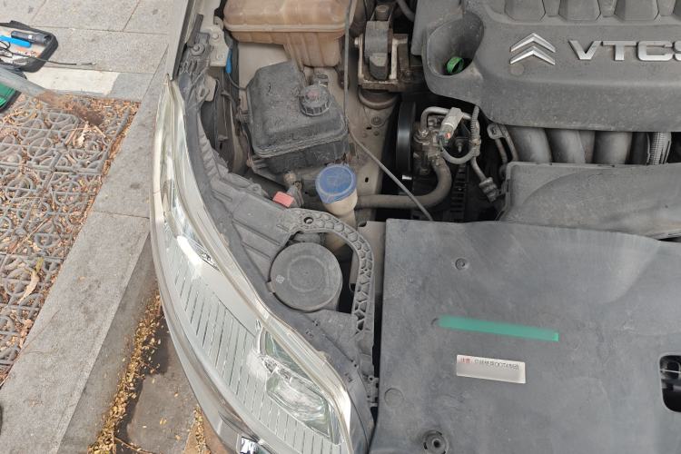 Used Citroen C5 2011 2.3L Automatic Zunyu Version Engine Bay Right