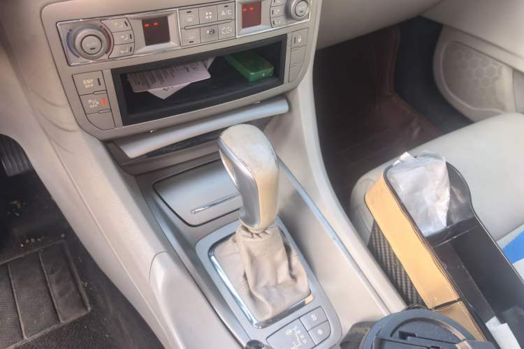 Used Citroen C5 2011 2.3L Automatic Zunyu Version Gear Lever