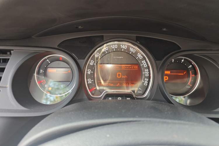 Used Citroen C5 2011 2.3L Automatic Zunyu Version Instrument Cluster