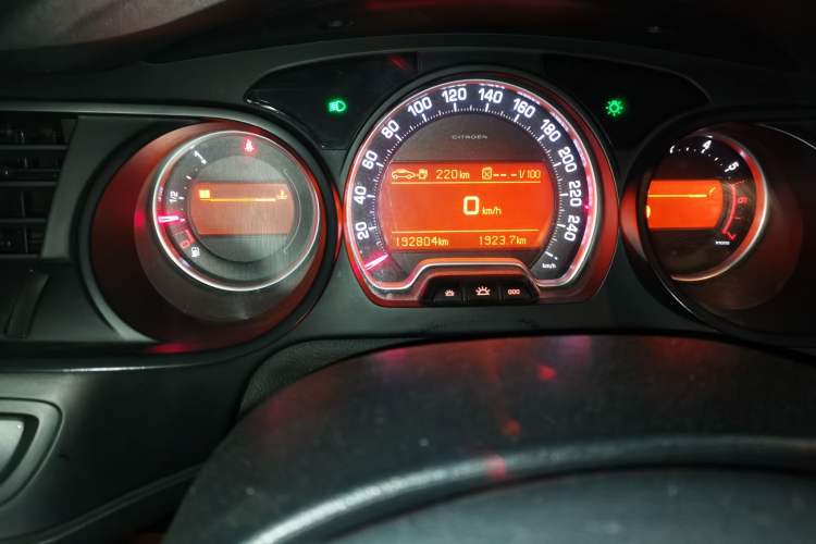 Used Citroen C5 2011 2.3L Automatic Zunyu Version Odometer Close Up
