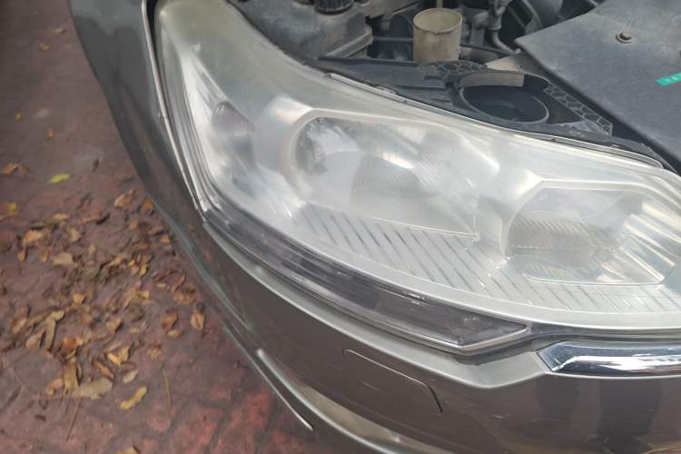 Used Citroen C5 2011 2.3L Automatic Zunyu Version Right Front Headlight