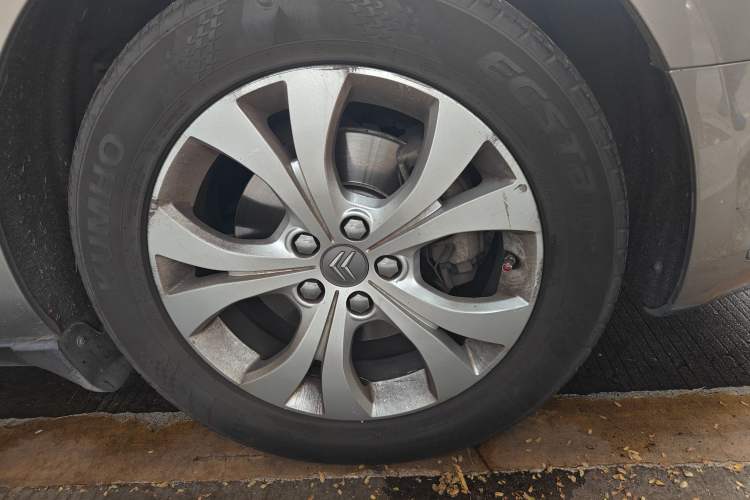 Used Citroen C5 2011 2.3L Automatic Zunyu Version Right Front Wheel Hub