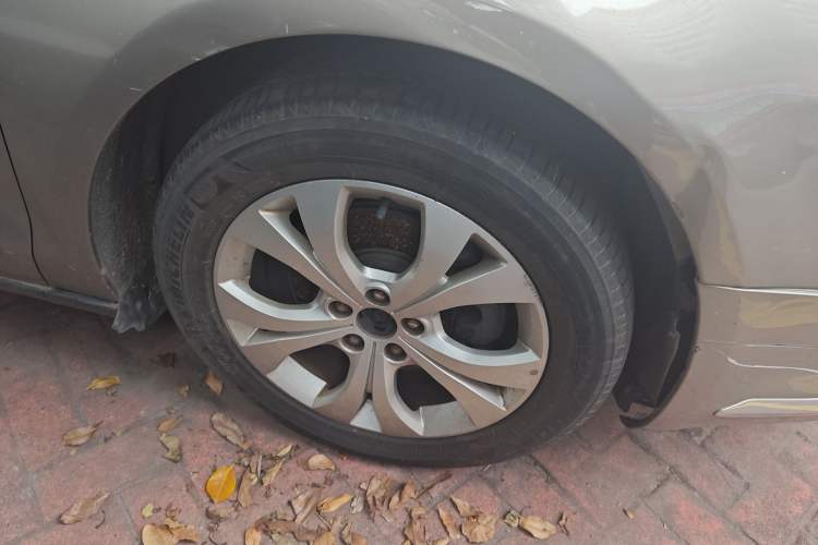 Used Citroen C5 2011 2.3L Automatic Zunyu Version Right Front Wheel Hub