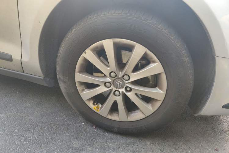 Used Citroen C5 2011 2.0L Automatic Comfort Edition Right Front Wheel Hub