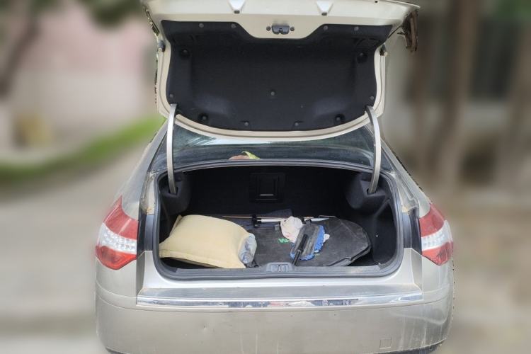 Used Citroen C5 2011 2.3L Automatic Luxury Version Trunk
