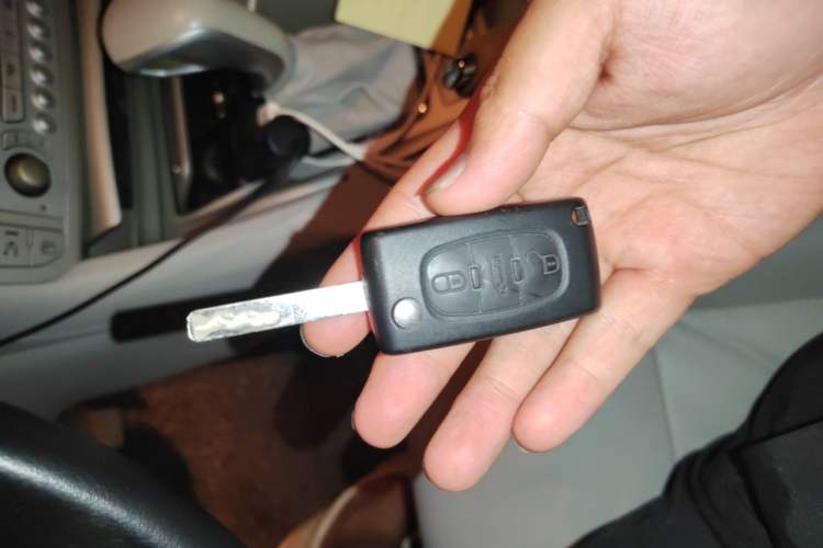 Used Citroen C5 2011 Dongfang Zhilü 2.0L Automatic Comfort Model Vehicle Key